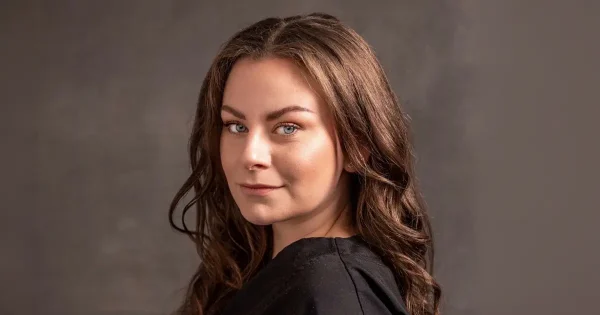 Barna Laura Flóra